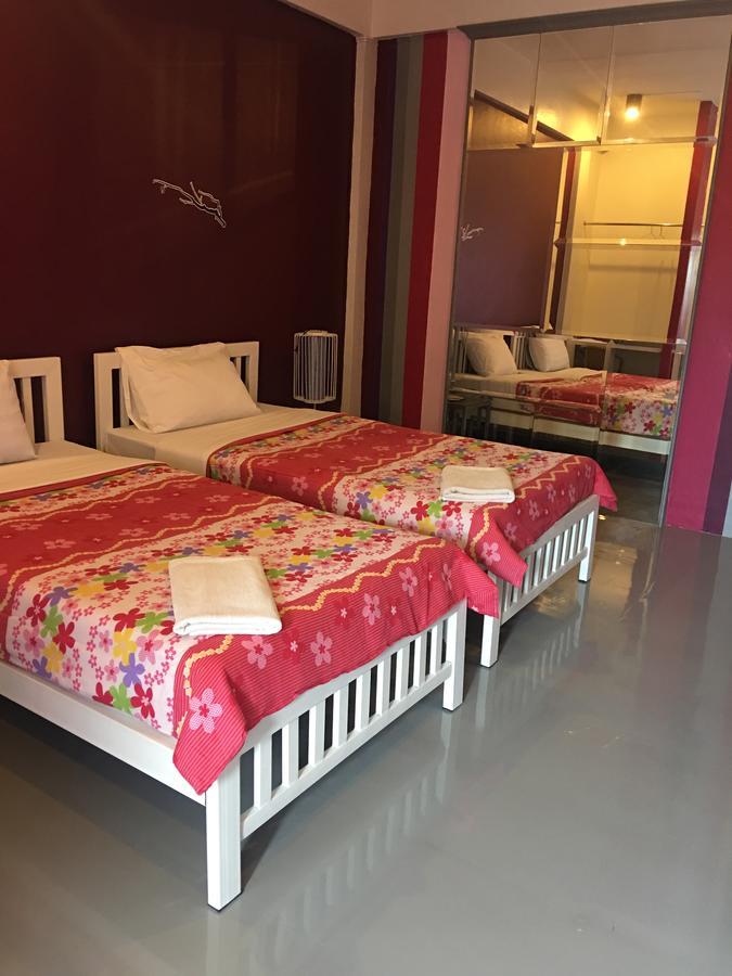 Hostel Buorana Chonburi Exterior foto