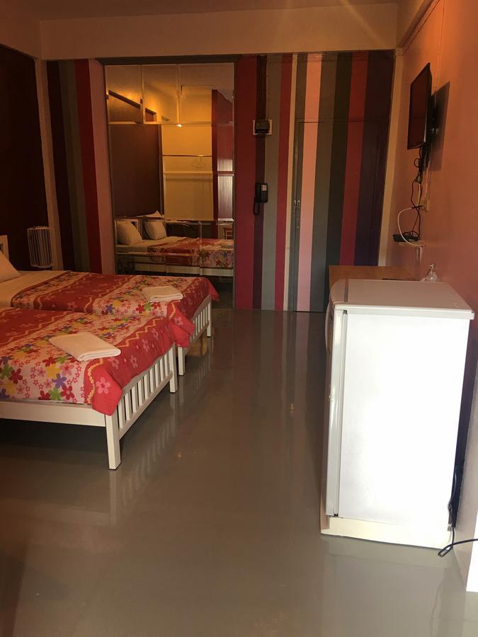 Hostel Buorana Chonburi Exterior foto