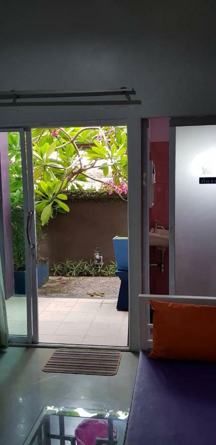 Hostel Buorana Chonburi Exterior foto